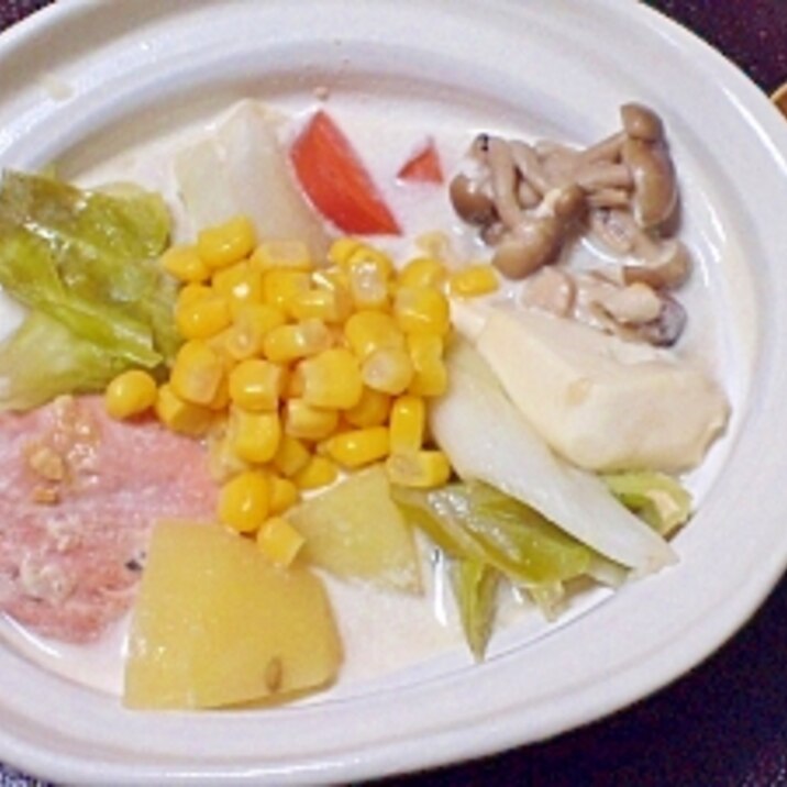 北海道の郷土料理☆鮭とじゃが芋の石狩鍋